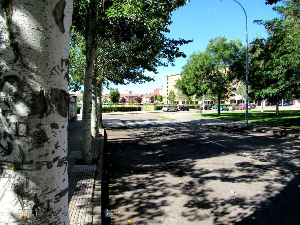 Www Parques De La Catedral Travel Com Parking Privado Gratis Apartment Leon Exterior photo