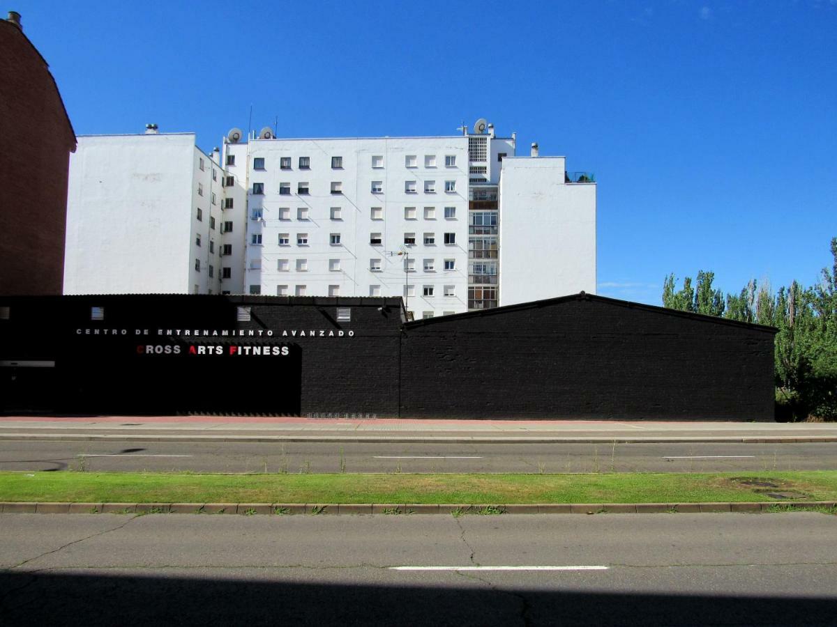 Www Parques De La Catedral Travel Com Parking Privado Gratis Apartment Leon Exterior photo